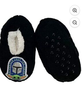 MANDALORIAN SNUGGLE TOES STAR WARS SLIP ON SLIPPERS SIZE 7 TO 10-UNISEX